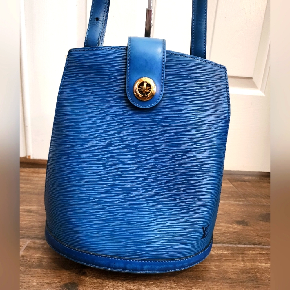Louis Vuitton Epi Cluny - Blue